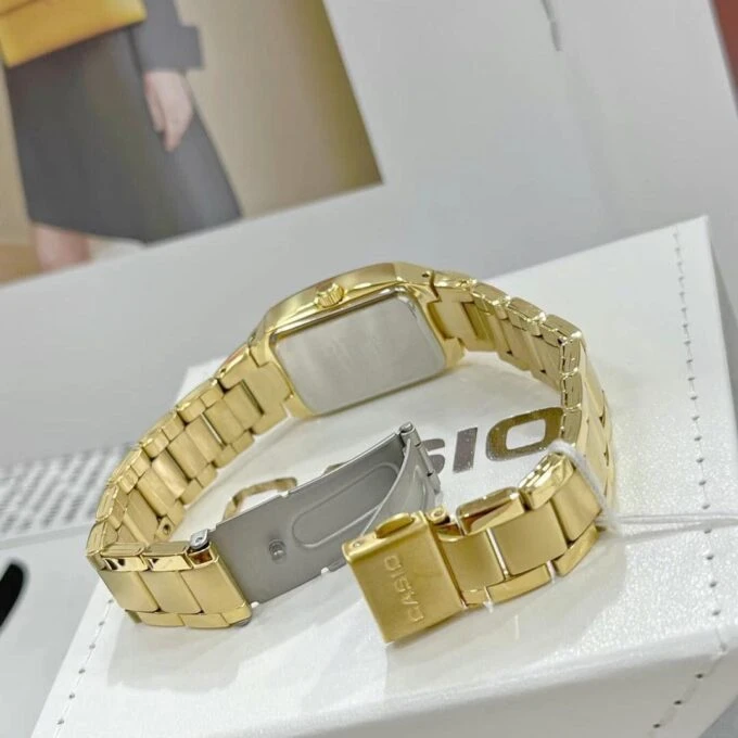 Montre CASIO Femme - LTP-1165N-1CRDF - Bracelet Dorée En Acier Inoxydable - Résistante à l'eau - 12 Mois De Garantie