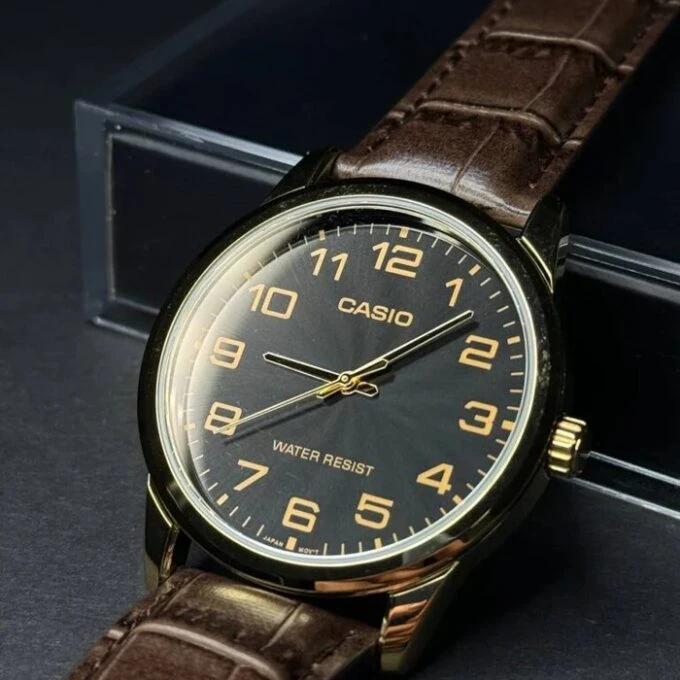 Montre Homme Casio – Classique, Bracelet Cuir, Garantie 3 ans, Étanche, Dorée – Référence MTP-V001GL-1BUDF