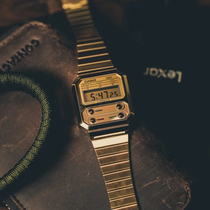 Montre-Bracelet Jeunesse- Casio A100WEG-9ADF - Bracelet Dorée en Acier Inoxydable