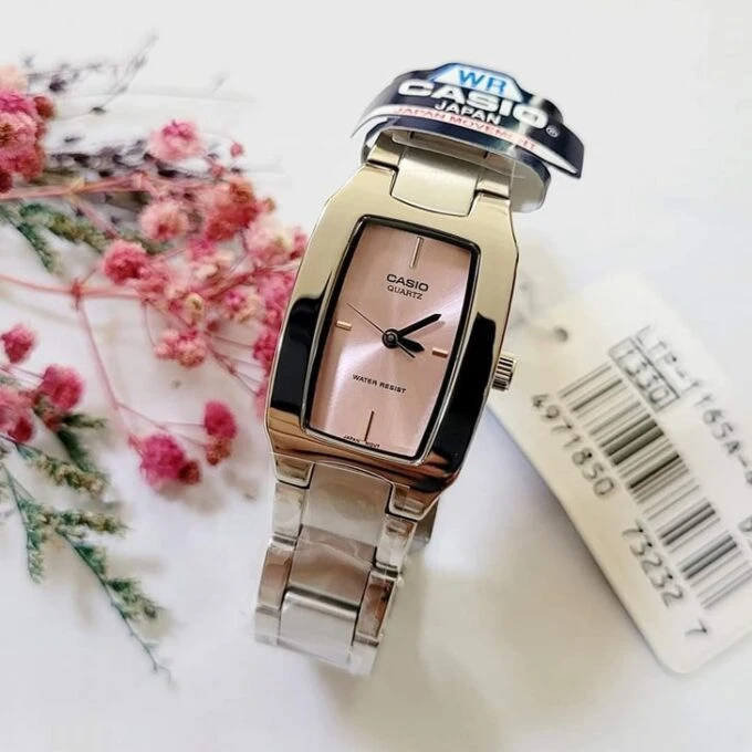 Montre CASIO Femme - LTP-1165A-4CDF - Bracelet Gris En Acier Inoxydable - Résistante à l'eau - 12 Mois De Garantie