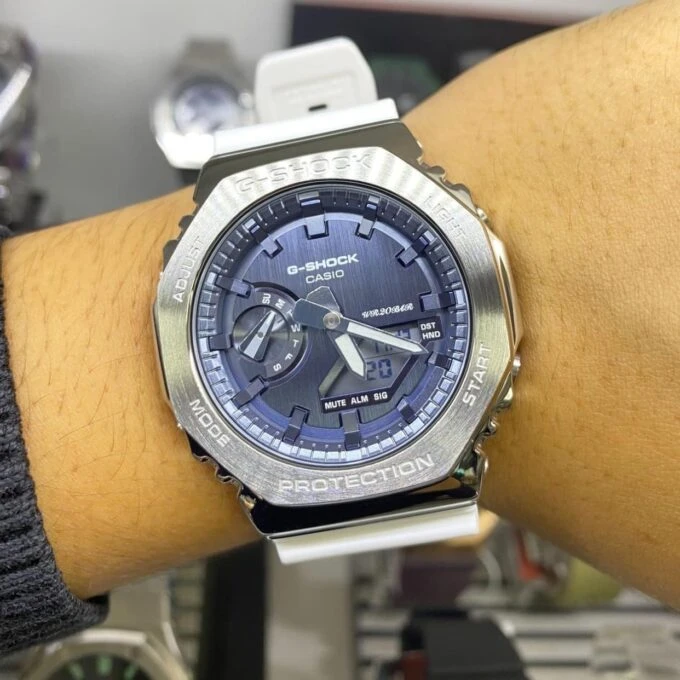 Montre Casio G-Shock GM-2100WS-7ADR - Quartz, Acier inoxydable, Résine blanche, Étanche 200m, Analogique-Numérique, Résistant aux chocs