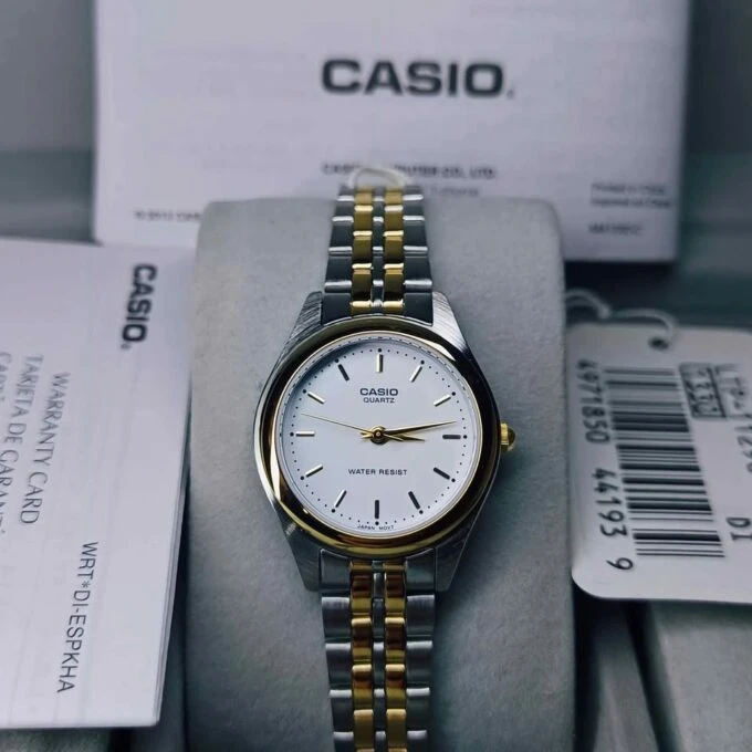 Montre Femme Casio Classique – Acier Inoxydable, Cadran Rond, Chiffres Romains, Quartz – LTP-1129G-7ARDF