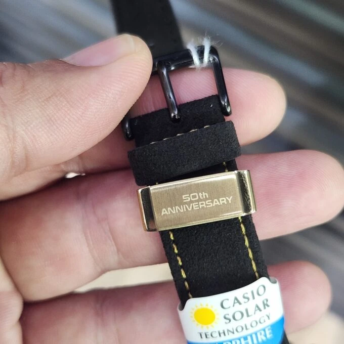 Montre Solaire Homme Casio EFS-S640ZE-1ADR – Chronographe Robuste, Boîtier Carbone/Acier/Aluminium, Verre Saphir Antireflet, Bracelet Alcantara, Etanche 100m