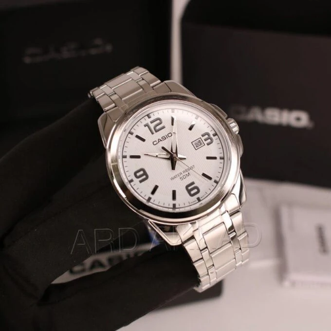 Montre CASIO Homme - MTP-1314D-7AVDF - Bracelet Gris En Acier Inoxydable - Cadran Blanc - 12 Mois De Garantie