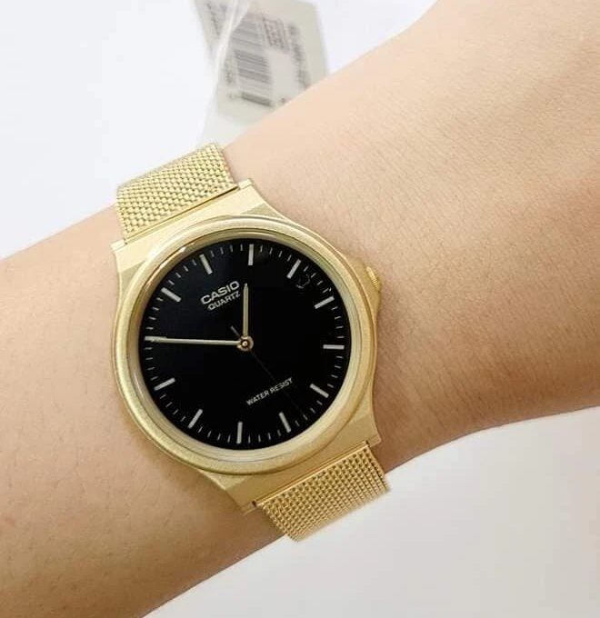 Montre Casio Homme - Bracelet Dorée En Resine -Boitier En Resine - Résistante À L'Eau - 12 Mois De Garantie - Mq-24Mg-1Edf