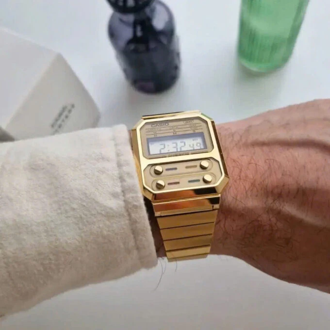 Montre-Bracelet Jeunesse- Casio A100WEG-9ADF - Bracelet Dorée en Acier Inoxydable