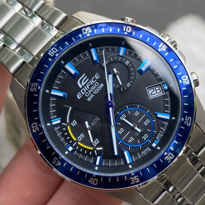 Montre Casio EFV-540D-1A2VUDF - Homme - Chronographe, Design Classique, Bracelet Acier Inoxydable - Argenté/Blue - Référence EFV-540D-1A2VUDF