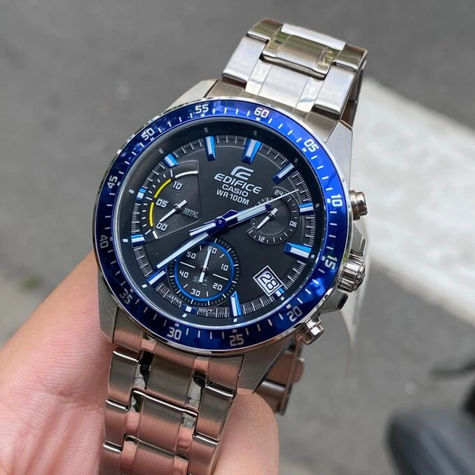 Montre Casio EFV-540D-1A2VUDF - Homme - Chronographe, Design Classique, Bracelet Acier Inoxydable - Argenté/Blue - Référence EFV-540D-1A2VUDF