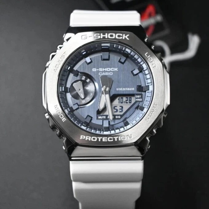 Montre Casio G-Shock GM-2100WS-7ADR - Quartz, Acier inoxydable, Résine blanche, Étanche 200m, Analogique-Numérique, Résistant aux chocs
