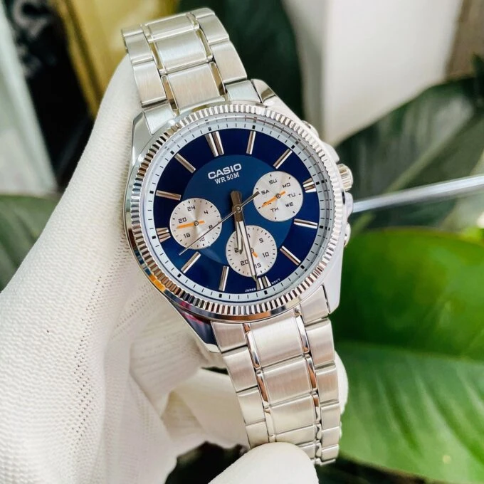 montre homme casio mtp 1375d 2a1vdf bracelet en acier inoxydable cadran bleu affichage analogique résistant à l'eau