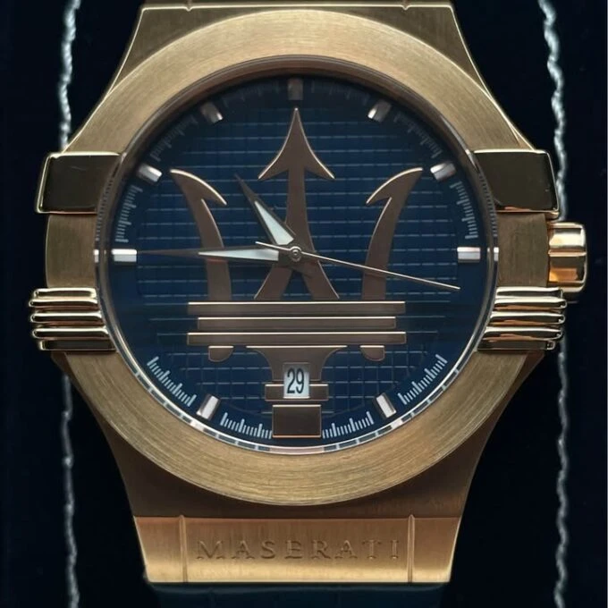 Montre Homme seul le temps Maserati Potenza - R8851108035 - Bracelet Noir en Cuir Véritable - Résistance à l'eau 10 ATM