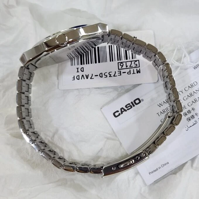 Montre Homme Casio MTP-E735D-7AV - Acier Inoxydable, Cadran Argenté, Affichage Jour/Date, Bracelet Métal - Montres Boutique Aïwatch