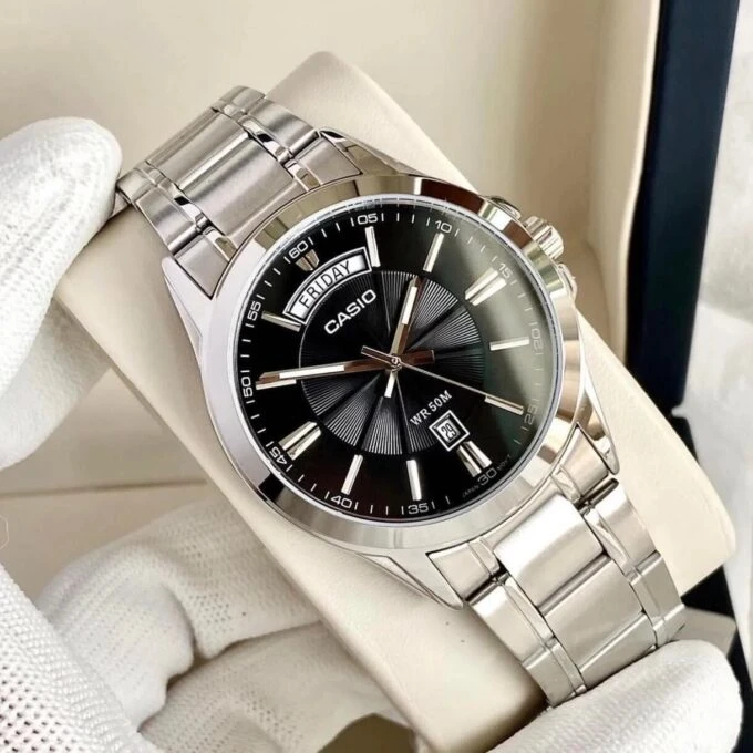 Montre Homme Casio - MTP-1381D-1AVDF - Bracelet en Acier Inoxydable - Affichage analogique - Résistant à l'eau