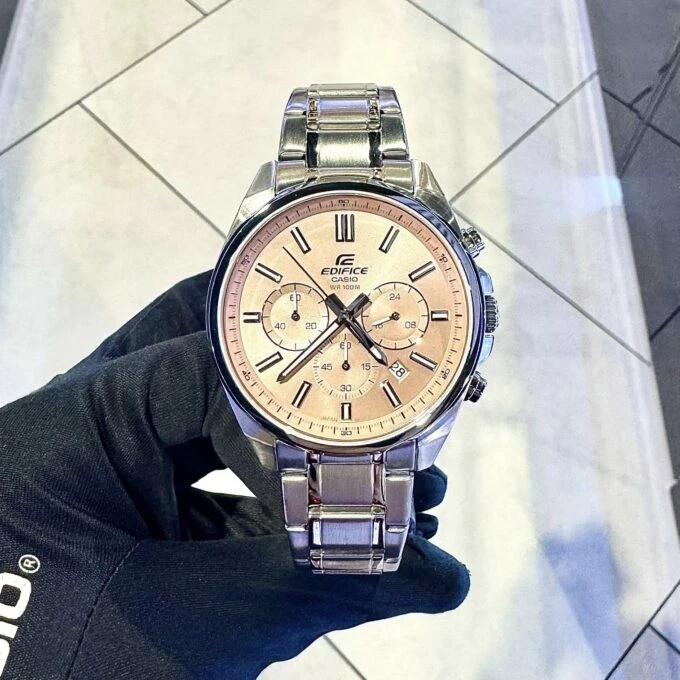 Montre Homme Classique Casio EFV-650D-4AVUDF - Chronographe, Étanche 100m, Acier Inoxydable, Verre Minéral, Bracelet 150-205mm, Triple Fermoir, Poids 128g - Argent