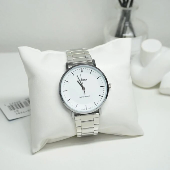 Montre Analogique Casio Pour Homme, Minimaliste, Bracelet en Acier Gris, Cadran Blanc Concave, 3 Aiguilles - MTP-VT04D-7EDF