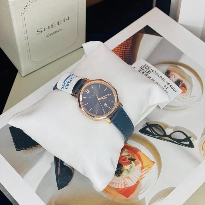 Montre Casio SHE-4554PGL-8AUDF - Design Sophistiqué et Résistance à l'Eau - Verre Saphir