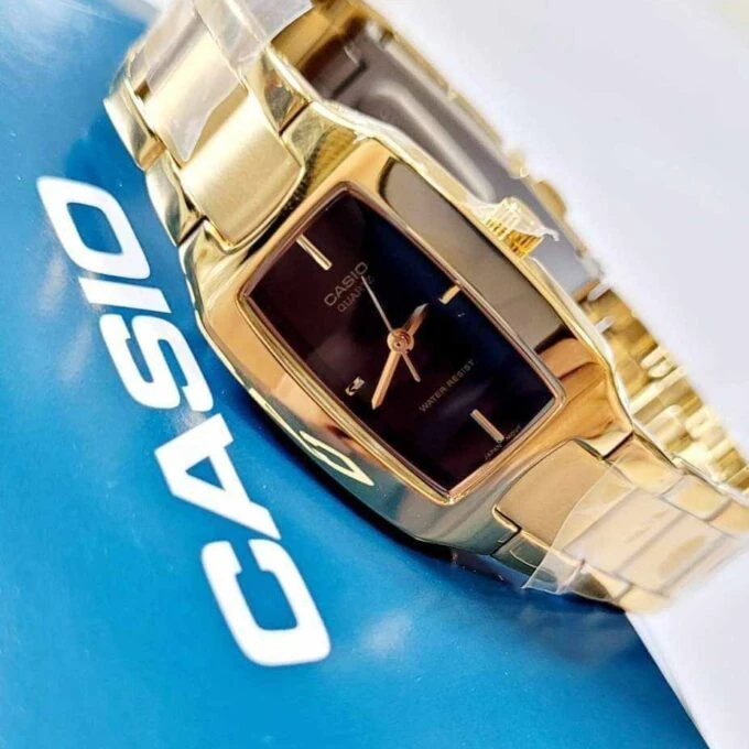 Montre CASIO Femme - LTP-1165N-1CRDF - Bracelet Dorée En Acier Inoxydable - Résistante à l'eau - 12 Mois De Garantie