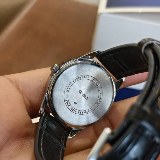 Montre-Bracelet Femme Casio Collection LTP-V005L-7BUDF - Bracelet Noir en Cuir Véritable - Résistante à l'Eau