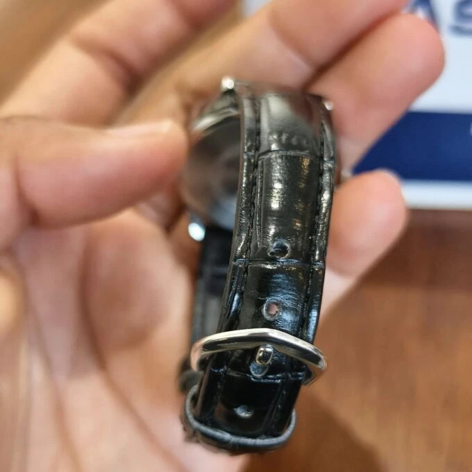 Montre-Bracelet Femme Casio Collection LTP-V005L-7BUDF - Bracelet Noir en Cuir Véritable - Résistante à l'Eau