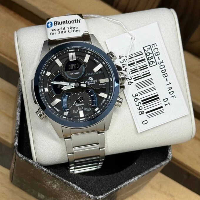 Montre Classique Homme Casio Edifice - ECB-30DB-1ADF – Acier Inoxydable, Bracelet Métal, Chronographe, Étanche, Design Élégant – Argenté – Référence ECB-30DB-1ADF