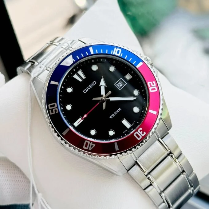 casio mdv 107d 1a3vdf montre résistante à l'eau jusqu'à 200 mètres avec lunette tournante