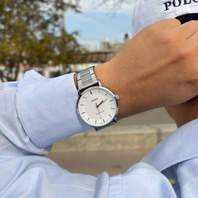 Montre Analogique Casio Pour Homme, Minimaliste, Bracelet en Acier Gris, Cadran Blanc Concave, 3 Aiguilles - MTP-VT04D-7EDF