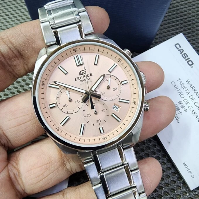 Montre Homme Classique Casio EFV-650D-4AVUDF - Chronographe, Étanche 100m, Acier Inoxydable, Verre Minéral, Bracelet 150-205mm, Triple Fermoir, Poids 128g - Argent