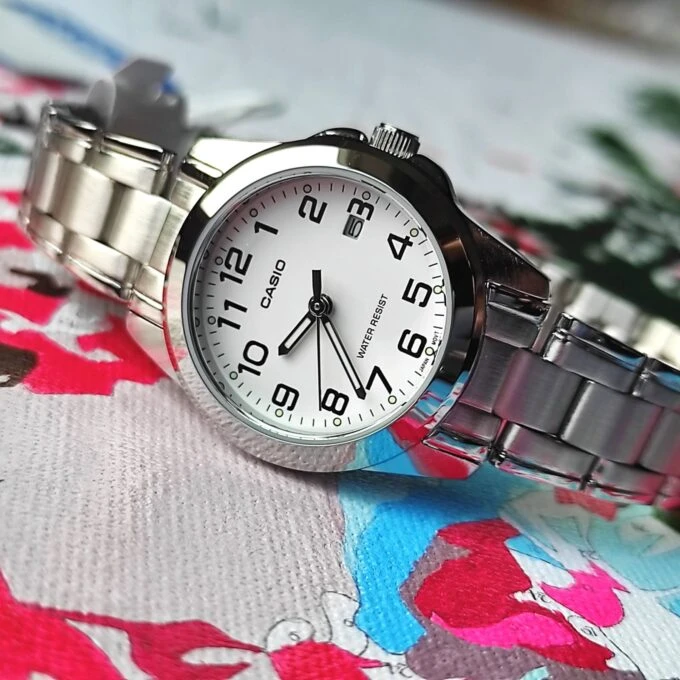 Montre Femme Casio - LTP-1215A-7B2DF - Bracelet en Acier inoxydable - Affichage analogique - Résistant à l'eau