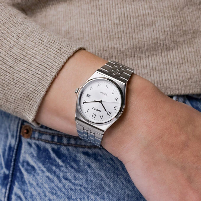 Montre Casio Homme Mixte - MTP-B145D-7BVDF - Quartz, Acier Inoxydable, Étanche 50m, Date, Verre Minéral - Bracelet Acier Argent Gris