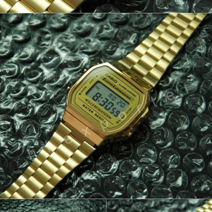 Montre Femme Casio Vintage - A168WG-9WDF - Bracelet en acier inoxydable Or - Affichage numérique - Résistant à l'eau