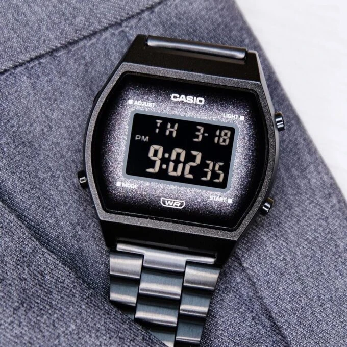 Montre Casio Vintage Unisexe - Bracelet Noir En Acier Inoxydable - Résistante À L'Eau - 12 Mois De Garantie - B640Wbg-1Bdf