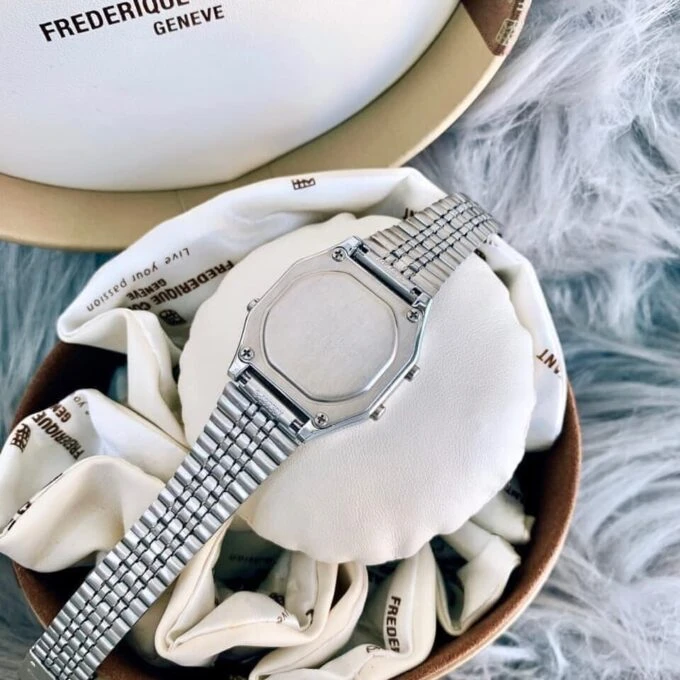 Montre Femme Casio - D204 LA680WA-4CDF VINTAGE - Bracelet en acier inoxydable - Résistant à l'eau