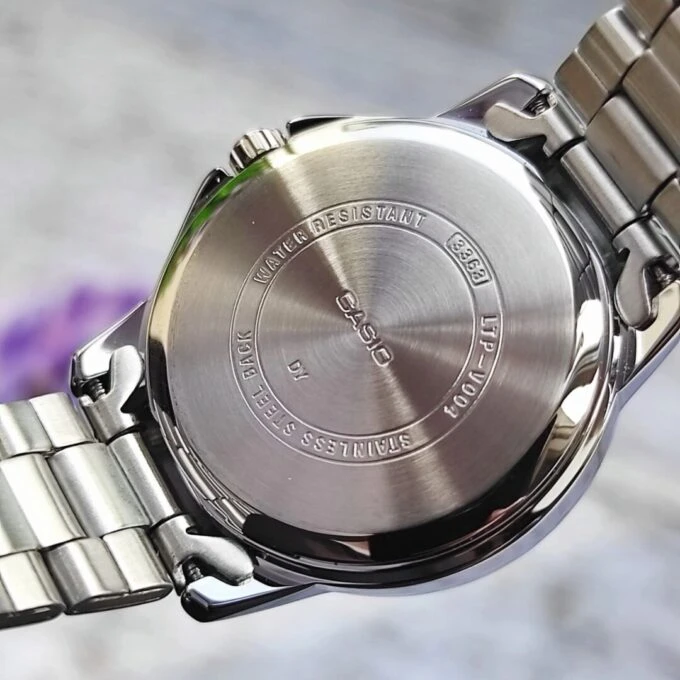 Montre Femme Casio - LTP-V004D-1BUDF - bracelet en acier inoxydable - Résistant à l'eau