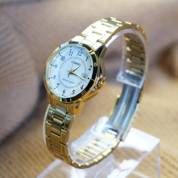 Montre Femme Casio Collection - Bracelet Acier inoxydable - LTP-V004G-7BUDF