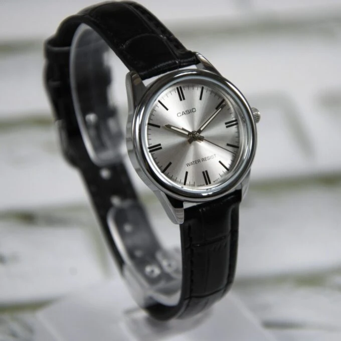 Montre Femme Casio Collection - LTP-V005L-7AUDF - Bracelet En Cuir - Résistant à l'eau