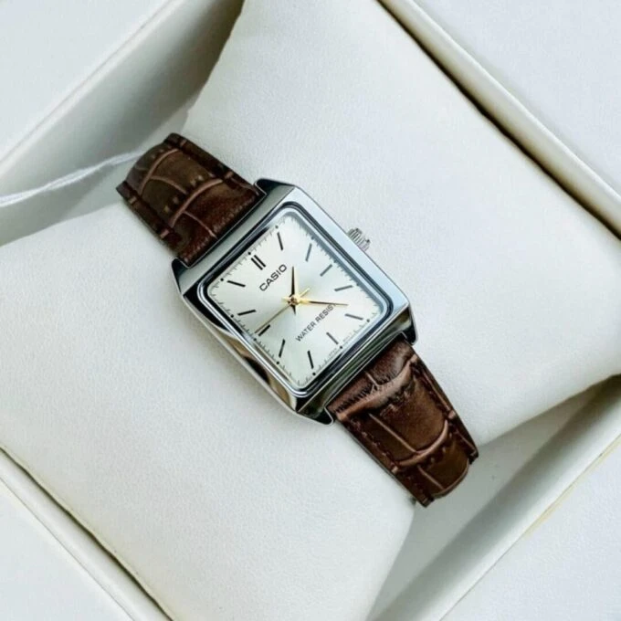 Montre CASIO Femme - Bracelet Marron En Cuir Véritable - Cadran Jaune - 12 Mois De Garantie - LTP-V007L-9EUDF