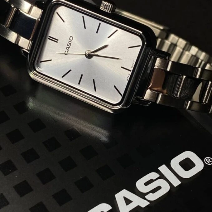 Montre Femme Casio - LTP-V009D-2EUDF - Bracelet en acier inoxydable - Résistant à l'eau