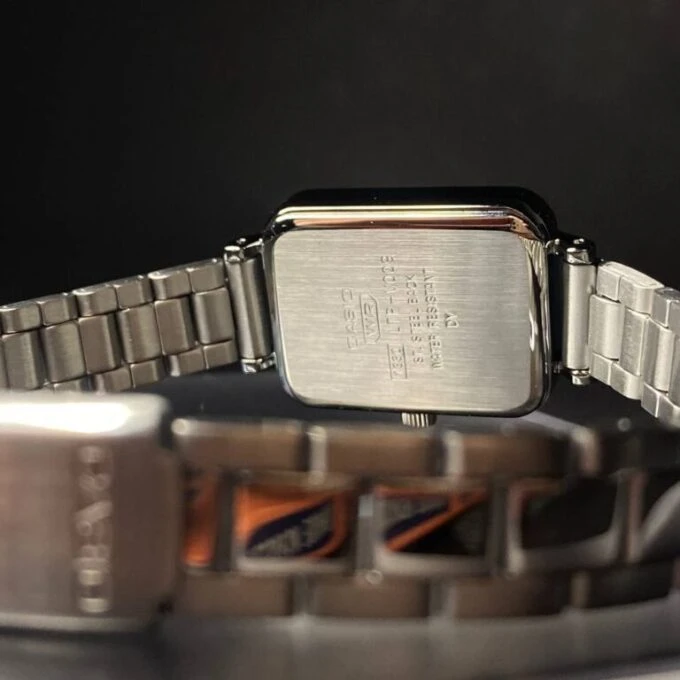 Montre Femme Casio - LTP-V009D-2EUDF - Bracelet en acier inoxydable - Résistant à l'eau