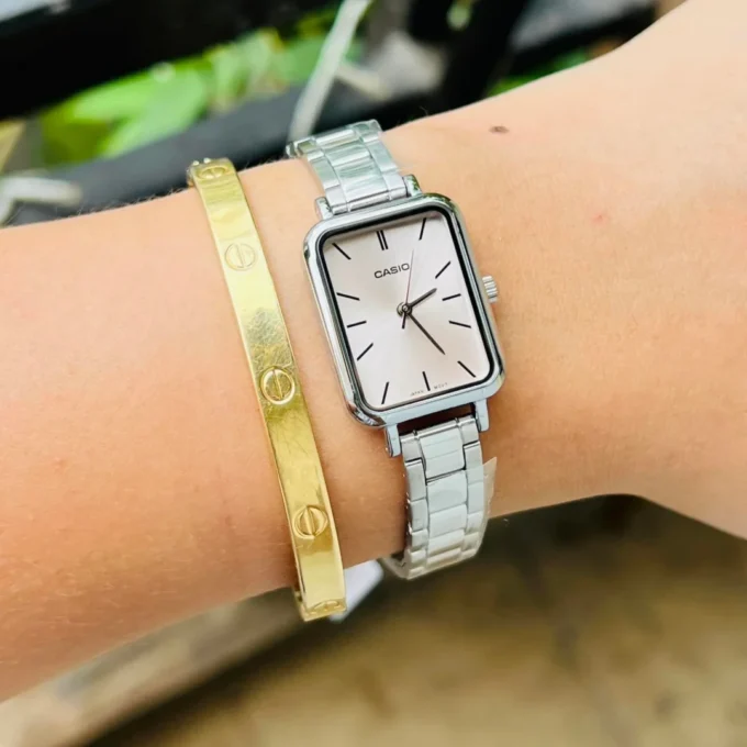 Montre Femme Casio - LTP-V009D-4EUDF - Bracelet en acier inoxydable - Résistant à l'eau