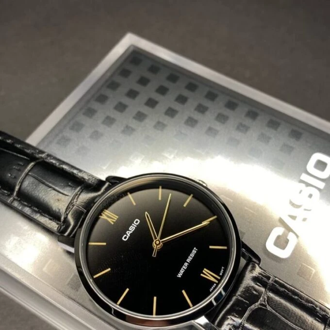 Montre CASIO Femme - Bracelet Noir En Cuir Véritable - Résistante à l'eau - 12 Mois De Garantie - LTP-VT01L-1BUDF