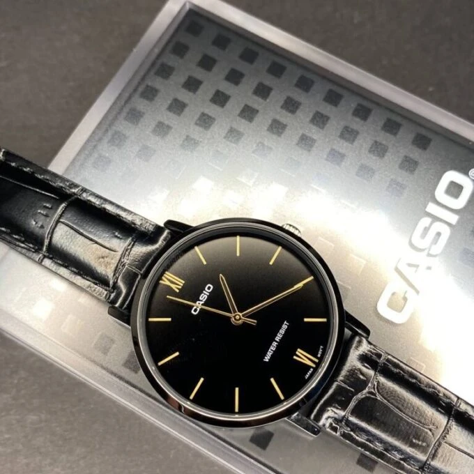 Montre CASIO Femme - Bracelet Noir En Cuir Véritable - Résistante à l'eau - 12 Mois De Garantie - LTP-VT01L-1BUDF