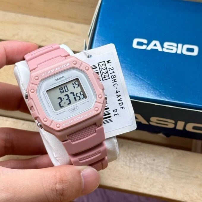 Montre Femme Casio Vintage Numérique W-218HC-4AV - Bracelet Rose En Résine - Résistance à l'eau 5 ATM