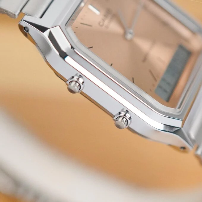 Montre Casio AQ-230A-4AMQYDF - Homme - Double affichage analogique et digital, Alarme, Chronomètre, Bracelet acier inoxydable - Couleur argentée - Référence AQ-230A-4AMQYDF