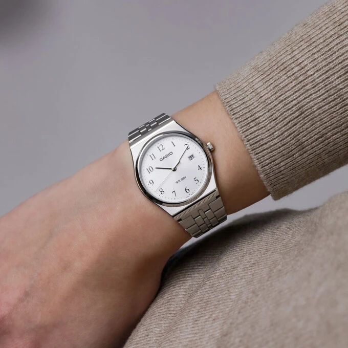 Montre Casio Homme Mixte - MTP-B145D-7BVDF - Quartz, Acier Inoxydable, Étanche 50m, Date, Verre Minéral - Bracelet Acier Argent Gris