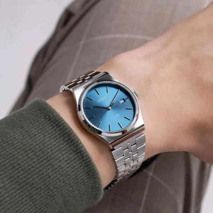 Montre Classique Homme - Casio MTP-B145D-2A2VDF - Acier Inoxydable, Bracelet Métal, Cadran Bleu, Étanche - Référence MTP-B145D-2A2VDF