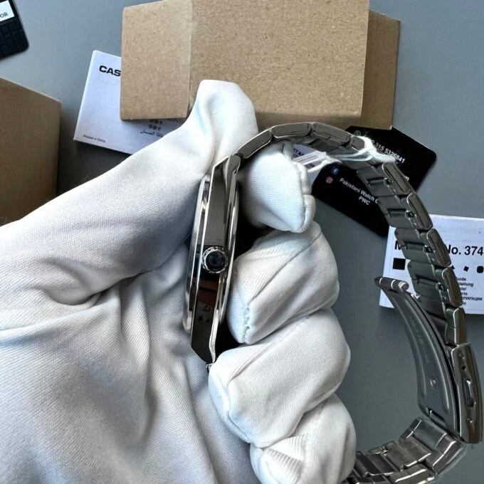 Montre Homme - Casio - Classique - Phase de Lune, Affichage Analogique, Date et Jour - Acier Inoxydable - Cadran Noir - MTP-M300D-1AVDF