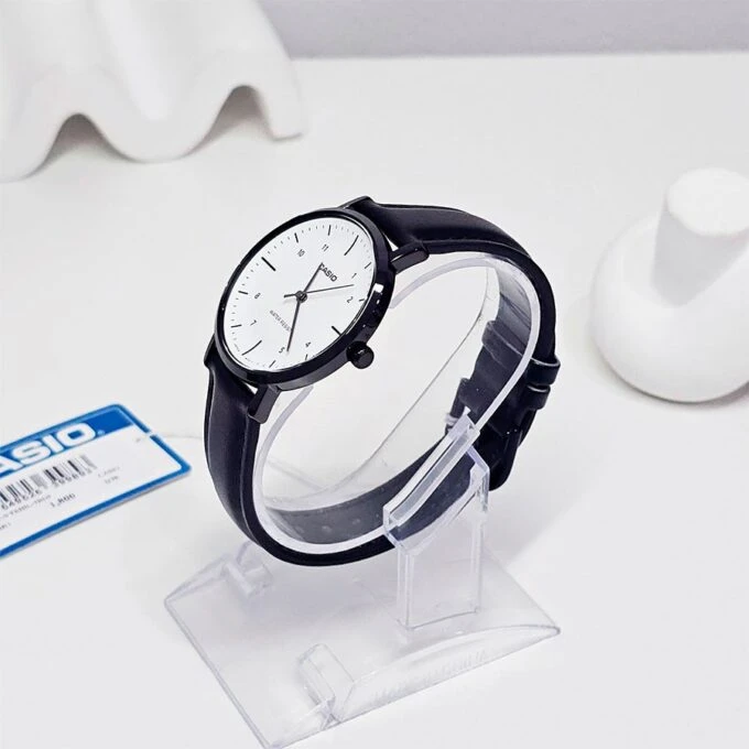 Montre femme Casio LTP-VT03BL-7BDF – Quartz, boîtier acier inoxydable 34mm, bracelet cuir noir, affichage analogique, cadran blanc - LTP-VT03BL-7BDF