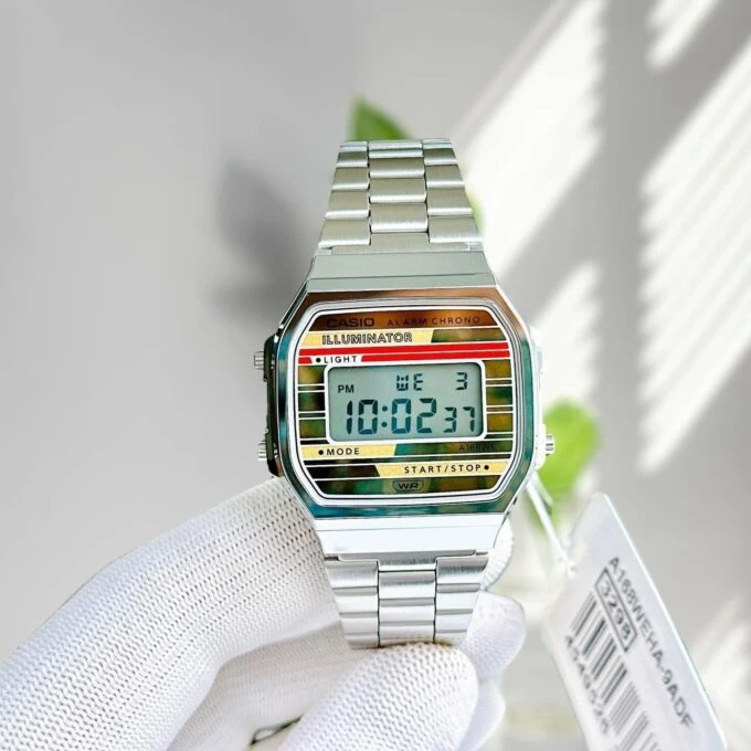 Montre Classique Homme Casio A168WEHA-9ADF - Digital, Acier Inoxydable, Bracelet Argenté, Affichage LED, Étanche, Référence A168WEHA-9ADF