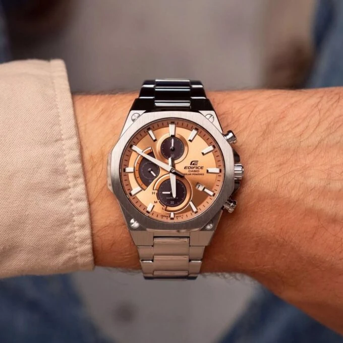 Montre Classique Homme Solaire Casio EFS-S570D-5AUDF – Chronomètre, Verre Saphir Antireflet, Acier Inoxydable, Bracelet Ajustable, Etanche 100m, Précision ±20s/mois, Argent