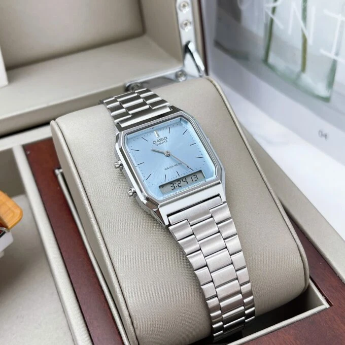 Montre Casio AQ-230A-2A1MQYDF - Design Pratique avec Chronomètre et Alarme Quotidienne - Verre Saphir